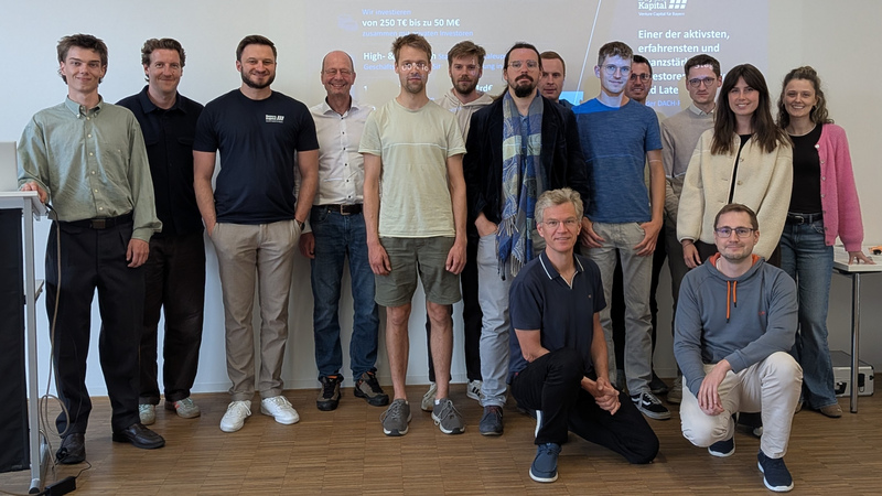 Gruppenfoto der Teilnehmenden beim Workshop zu Holding und Mitarbeiterbeteiligung